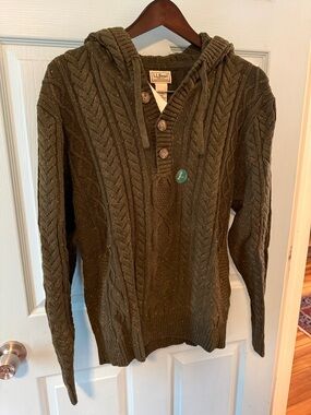 BNWT LL Bean Hooded Sweater